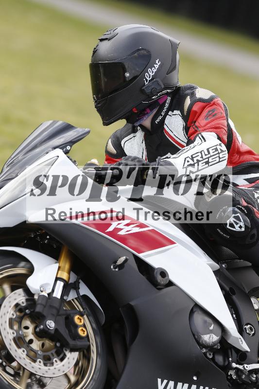 Archiv-2025/09 22.04.2025 Cornu Master School ADR/rot-rouge/4